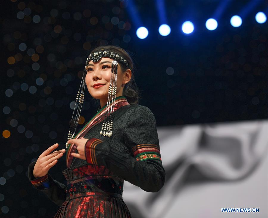 CHINA-INNER MONGOLIA-HOHHOT-COSTUME FESTIVAL (CN)