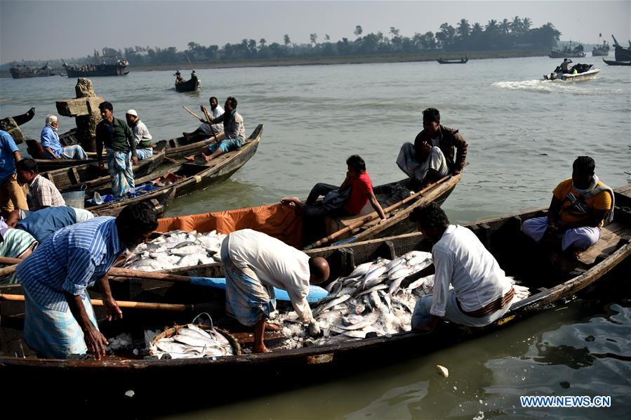 BANGLADESH-COX'S-BAZAR-FISH-LANDING STATION