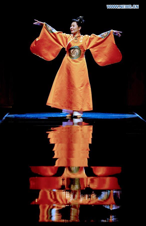 CHINA-BEIJING-FASHION WEEK (CN)