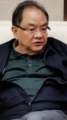 中央文史研究館館員、中國(guó)文聯(lián)原副主席、中國(guó)文藝評(píng)論家協(xié)會(huì)原主席、著名文藝評(píng)論家仲呈祥