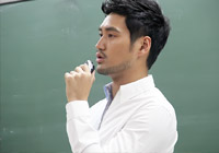 袁弘走進(jìn)清華 &ldquo;刺頭兵&rdquo;升級當(dāng)教官獲表白