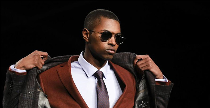 葡萄牙時裝周——設(shè)計(jì)師迪埃爾瑪時裝秀