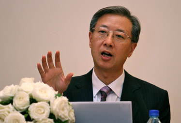 【開放】現(xiàn)階段國(guó)際化的重點(diǎn)是“引進(jìn)來(lái)”