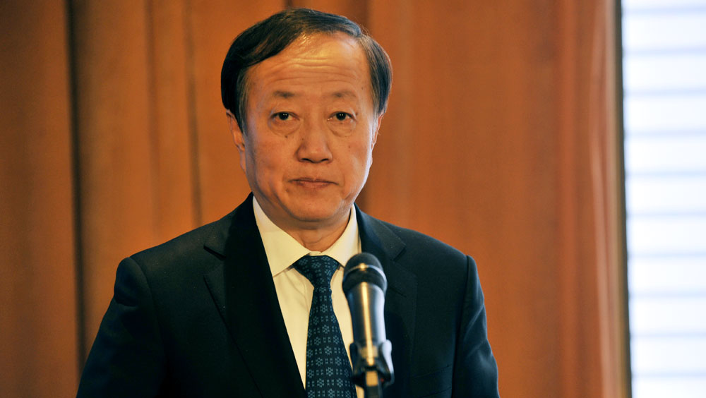 經(jīng)濟(jì)參考報社總編輯杜躍進(jìn)發(fā)布論壇主題報告