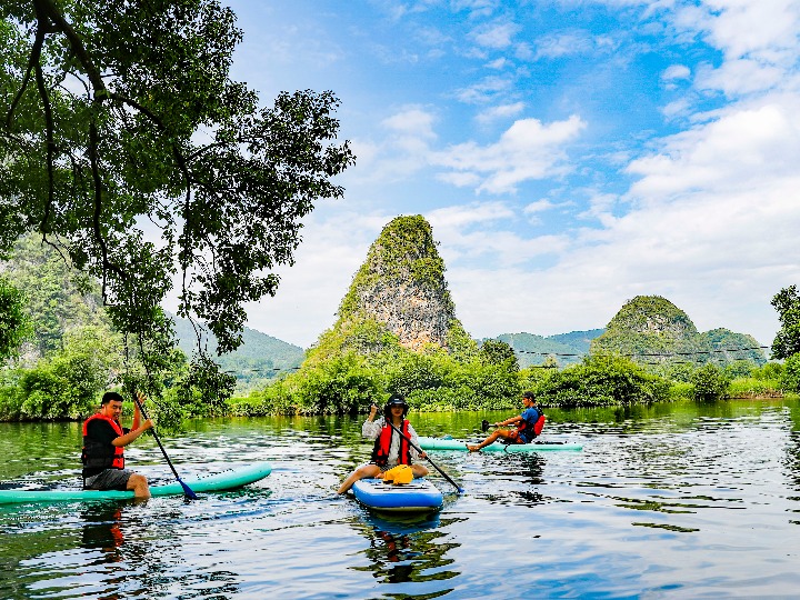 追光丨房車、帳篷、太空艙&hellip;&hellip;你想要的露營裝備這里都有