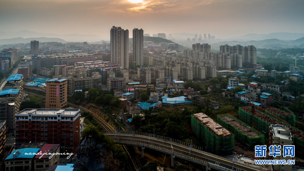 改革開放40年，縣城變化令人驚