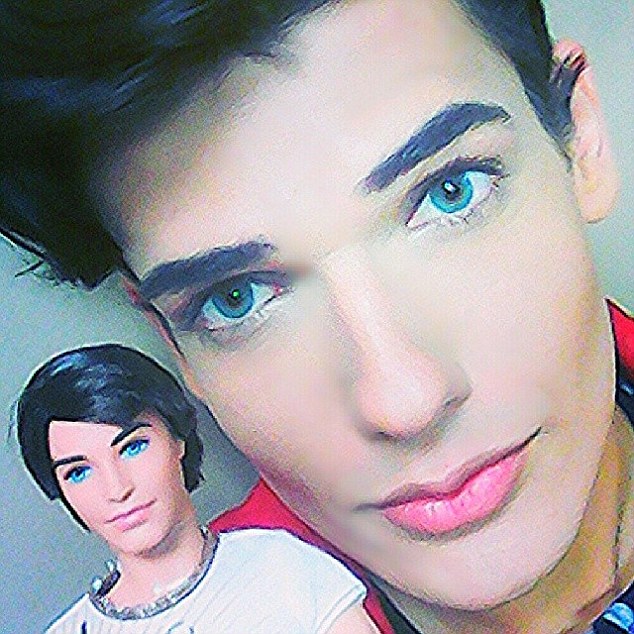 巴西男?；ㄙM31萬元整容成&ldquo;芭比男友&rdquo;