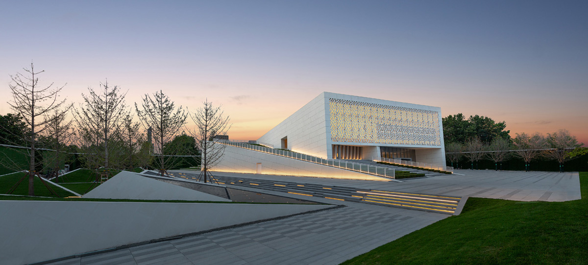 中央商務(wù)區(qū)展示中心正式對(duì)外開(kāi)放，拉開(kāi)了這座百年城市煥新升級(jí)的大幕