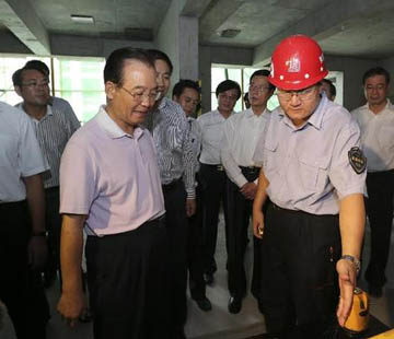 溫家寶:投入市場(chǎng)、群眾滿意是衡量保障性安居工程進(jìn)展好壞最重要的標(biāo)準(zhǔn)