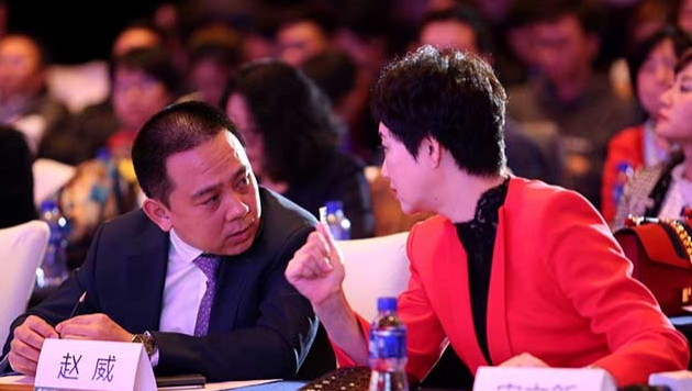 華夏幸福產(chǎn)業(yè)發(fā)展集團總裁趙威、《英才》雜志社社長宋立新現(xiàn)場交流