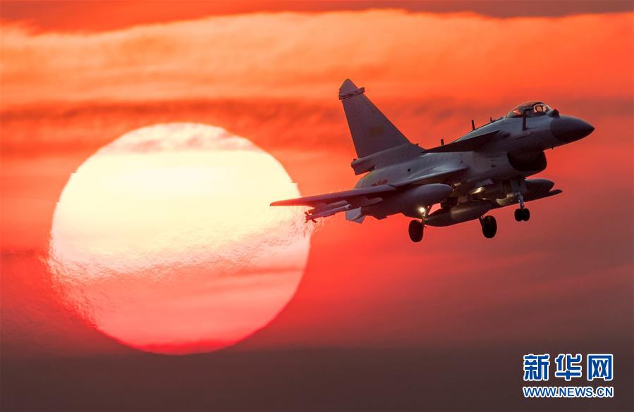 (人民空軍70年·圖文互動)(1)奮飛空天向打贏——人民空軍戰(zhàn)斗力建設成就述評