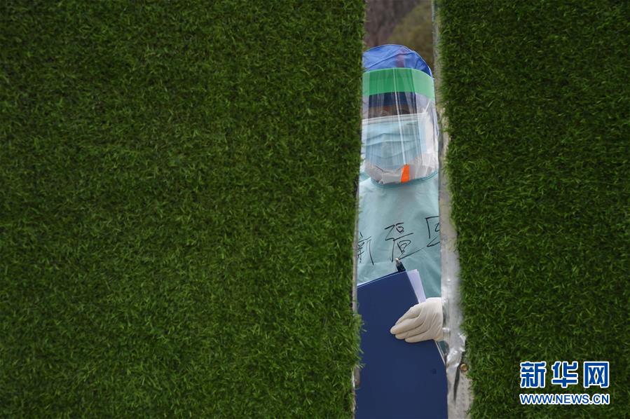 (聚焦疫情防控·圖文互動(dòng))(6)軍隊(duì)新近承擔(dān)救治任務(wù)的兩所醫(yī)院全部投入使用 參照火神山醫(yī)院模式運(yùn)行