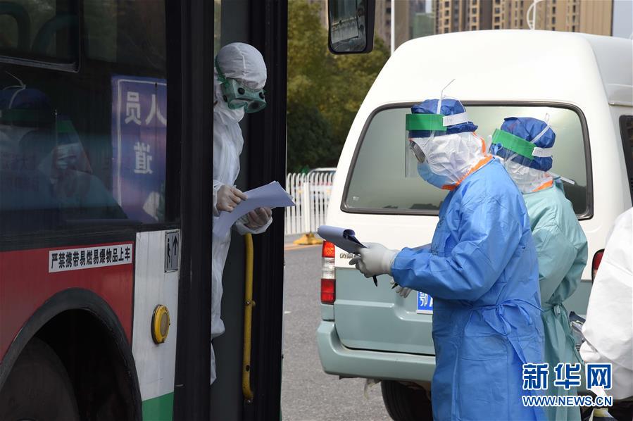 (聚焦疫情防控·圖文互動(dòng))(8)軍隊(duì)新近承擔(dān)救治任務(wù)的兩所醫(yī)院全部投入使用 參照火神山醫(yī)院模式運(yùn)行