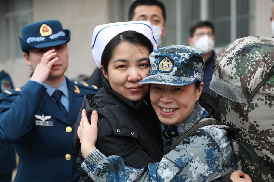 (圖文互動(dòng))(1)“白衣戰(zhàn)士”在沖鋒——記“最美新時(shí)代革命軍人”仲月霞