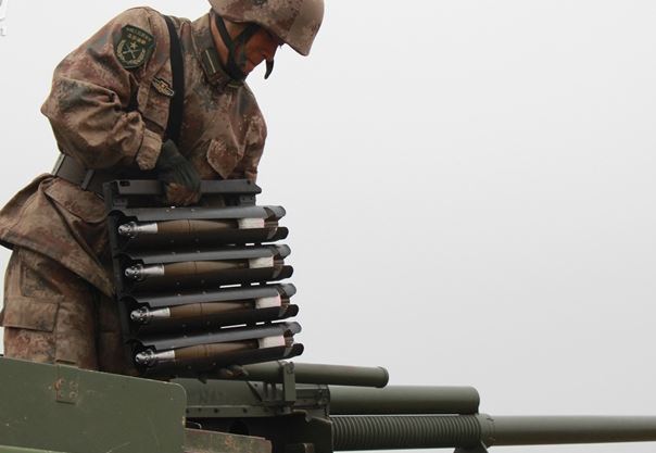 見過給火炮壓彈夾嗎？