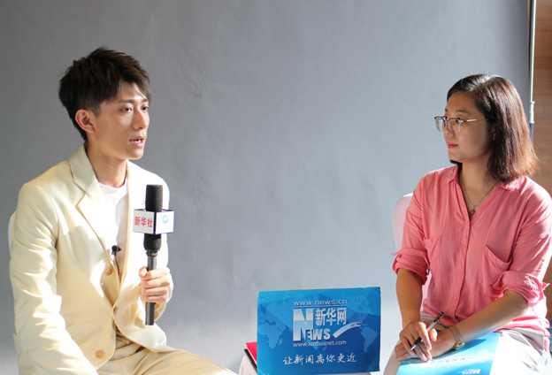 希望我們能一起走上這條公益的道路，而且堅(jiān)持到底。