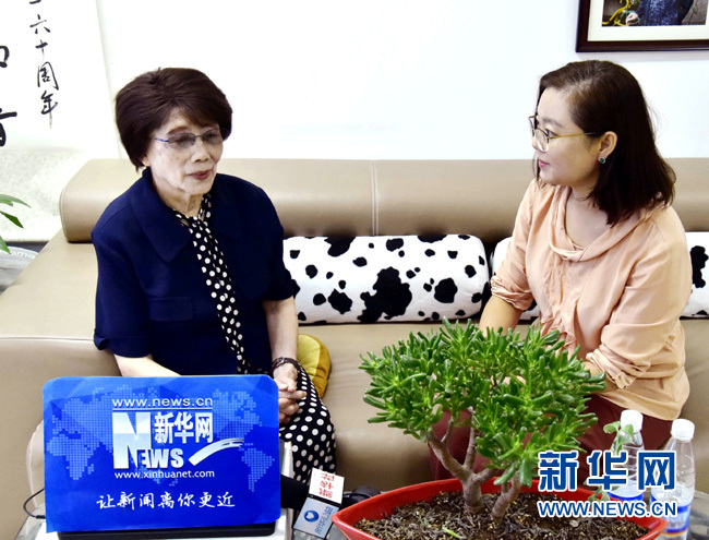 電波永不消逝，隨著時代發(fā)展傳播可能會有多種形式，年輕播音員要不忘初心，在如今優(yōu)越條件下更應(yīng)砥礪自己。