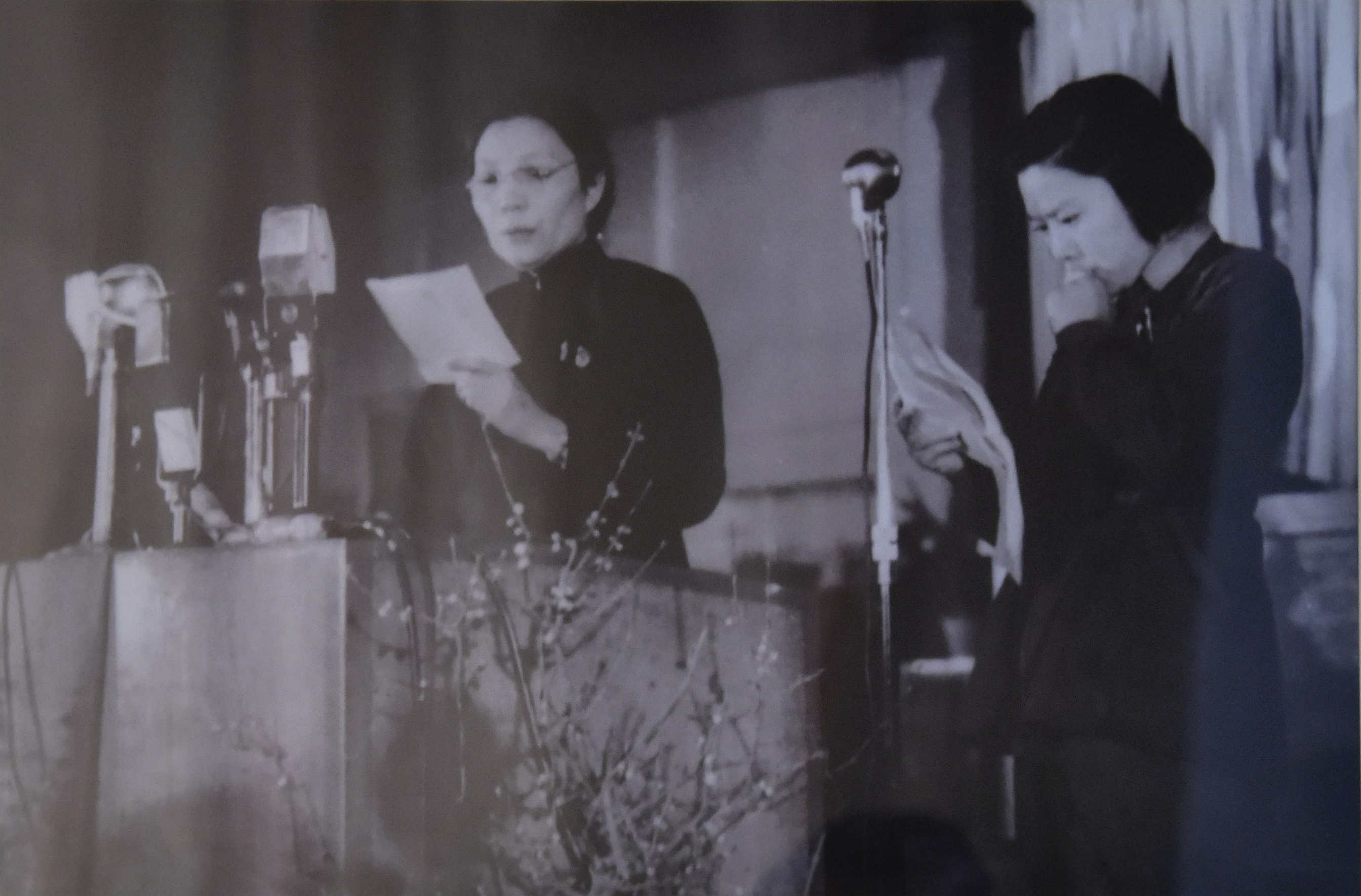 廣播無可借助，只能憑聲音抓住聽眾的注意力。你的聲音讓聽眾永遠忘不了，這是播音員的本事，也是職責(zé)。