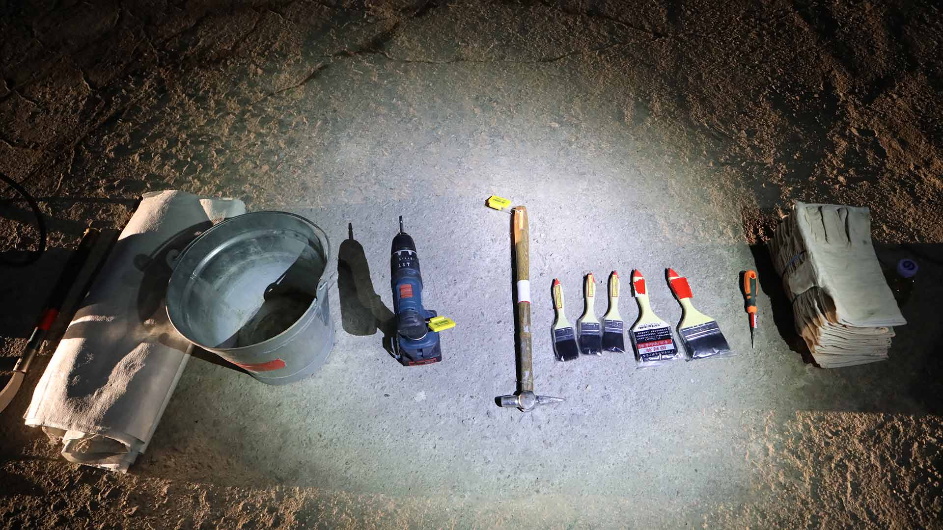 【顯影中國(guó)】夜訪春運(yùn)&ldquo;守隧人&rdquo;