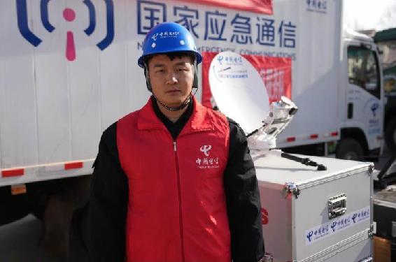 致敬！救災(zāi)一線的身影