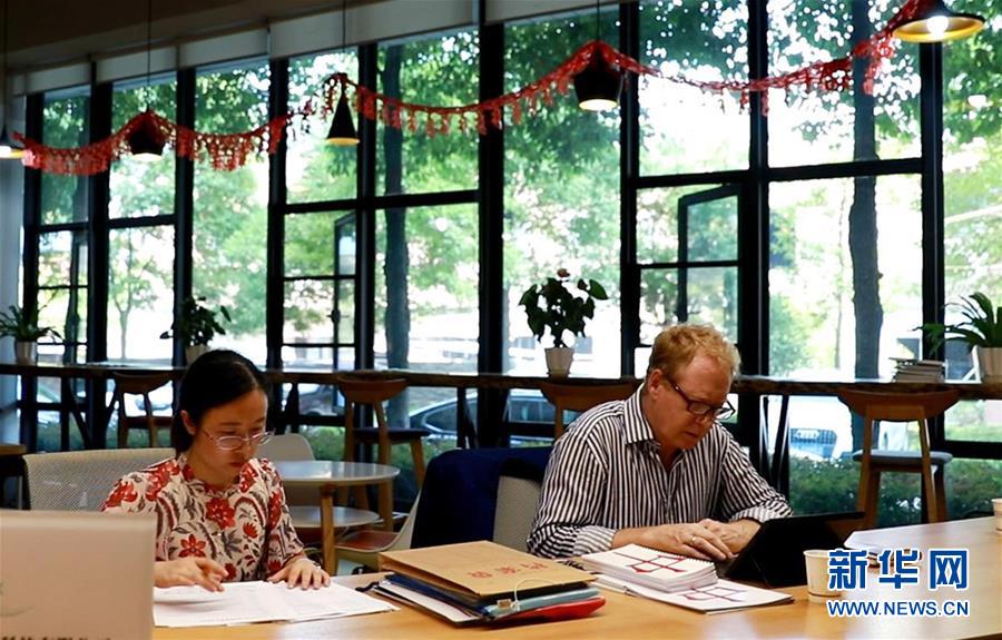 （十九大時(shí)光&middot;圖文互動(dòng)）（1）中國(guó)成就，世界矚目&mdash;&mdash;來(lái)自基層蹲點(diǎn)現(xiàn)場(chǎng)的報(bào)道