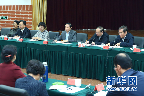 4月12日，中共中央政治局委員、中央書記處書記、中宣部部長劉奇葆在北京出席&ldquo;走向世界的中國兒童文學&rdquo;座談會并講話。 新華社記者丁海濤攝