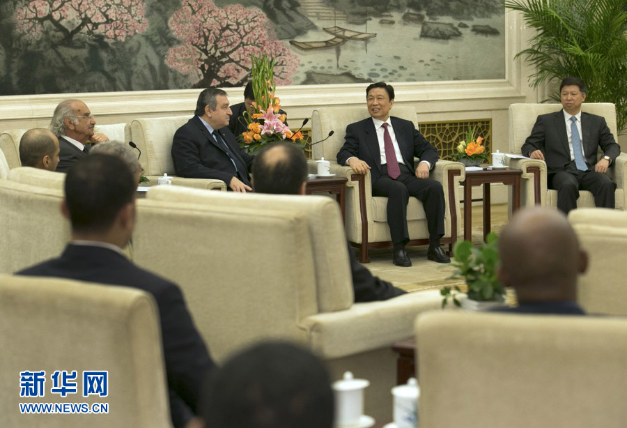 4月25日，國家副主席李源潮在北京人民大會堂會見出席&ldquo;中國－阿拉伯國家政黨對話會&rdquo;的外方代表。 新華社記者馬占成攝