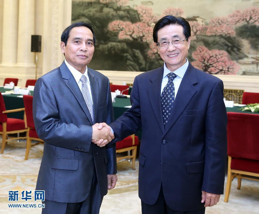 7月7日，中共中央書(shū)記處書(shū)記、中央紀(jì)委副書(shū)記趙洪祝在北京同老撾人民革命黨中央政治局委員、中央紀(jì)委書(shū)記、政府副總理本通率領(lǐng)的老撾人民革命黨代表團(tuán)舉行工作會(huì)談。新華社記者 姚大偉 攝 