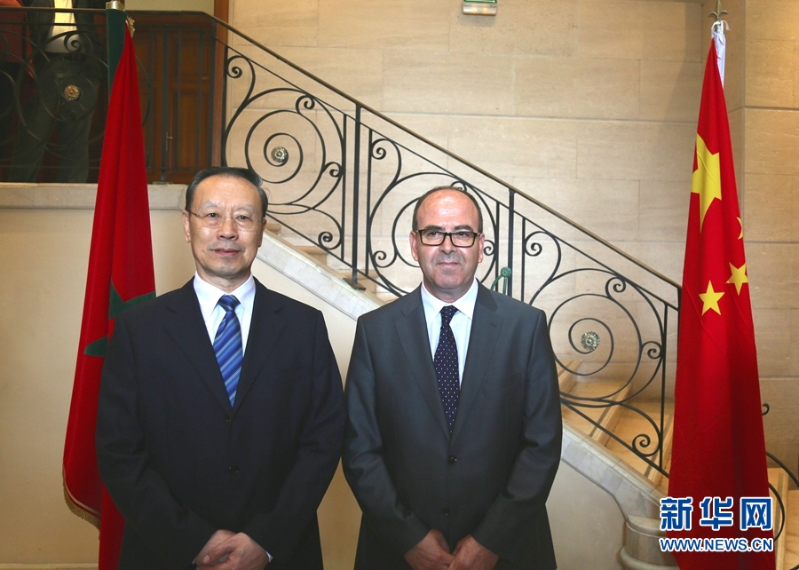 9月19日，在摩洛哥首都拉巴特，中共中央書(shū)記處書(shū)記、全國(guó)政協(xié)副主席杜青林（左）會(huì)見(jiàn)摩洛哥參議長(zhǎng)本希馬。應(yīng)摩洛哥參議院邀請(qǐng)，中共中央書(shū)記處書(shū)記、全國(guó)政協(xié)副主席杜青林于18日至20日率中共代表團(tuán)訪摩，分別會(huì)見(jiàn)政府首腦本&middot;基蘭、參議長(zhǎng)本希馬、真實(shí)性與現(xiàn)代黨總書(shū)記奧馬里等。新華社記者劉鍇攝
