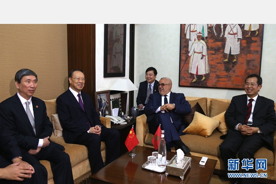 9月19日，在摩洛哥首都拉巴特，中共中央書(shū)記處書(shū)記、全國(guó)政協(xié)副主席杜青林（左二）會(huì)見(jiàn)摩洛哥政府首腦本&middot;基蘭（右二）。應(yīng)摩洛哥參議院邀請(qǐng)，中共中央書(shū)記處書(shū)記、全國(guó)政協(xié)副主席杜青林于18日至20日率中共代表團(tuán)訪摩，分別會(huì)見(jiàn)政府首腦本&middot;基蘭、參議長(zhǎng)本希馬、真實(shí)性與現(xiàn)代黨總書(shū)記奧馬里等。新華社記者劉鍇攝