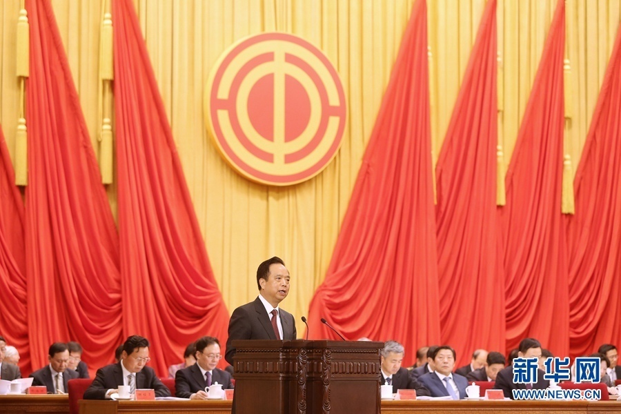 4月27日，慶祝&ldquo;五一&rdquo;國際勞動節(jié)暨全國五一勞動獎和全國工人先鋒號表彰大會在北京人民大會堂舉行。中共中央政治局委員、中華全國總工會主席李建國出席大會并講話。新華社記者 才揚(yáng) 攝 