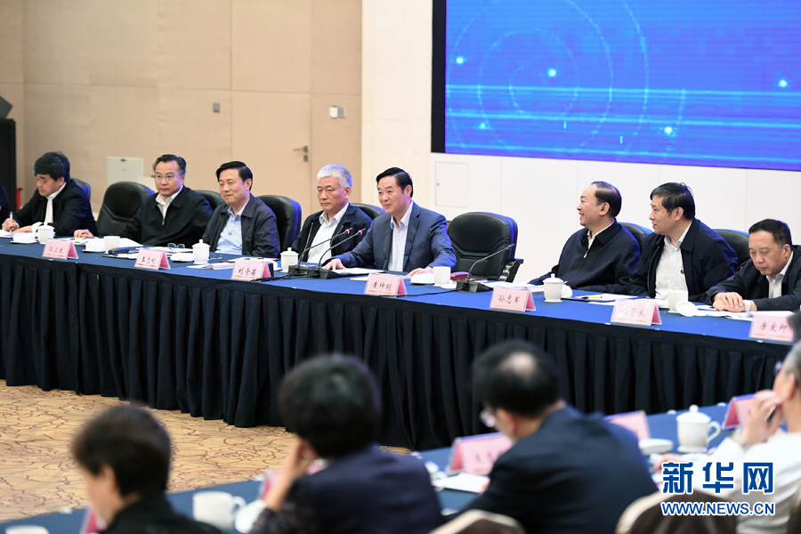 5月11日，中宣部在深圳召開深化文化體制改革座談會。中共中央政治局委員、中央書記處書記、中宣部部長劉奇葆出席會議并講話。 新華社記者張領(lǐng) 攝