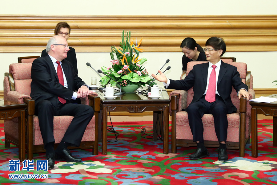 6月15日，中共中央政治局委員、中央政法委書記孟建柱在北京會(huì)見德國(guó)聯(lián)邦總理府情報(bào)國(guó)務(wù)秘書弗里徹。 新華社記者 謝環(huán)馳 攝