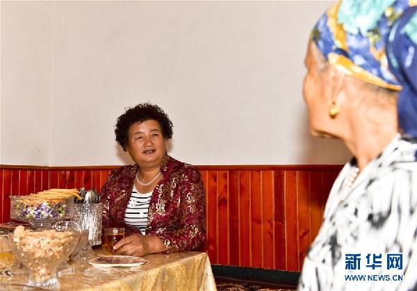 （十九大代表風(fēng)采&middot;圖文互動(dòng)）（3）&ldquo;農(nóng)民&rdquo;李元敏：打造村民引以為豪的新&ldquo;蓋買&rdquo;