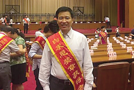 黃國寧被授予我國衛(wèi)生行業(yè)的最高榮譽&ldquo;白求恩獎章&rdquo;。