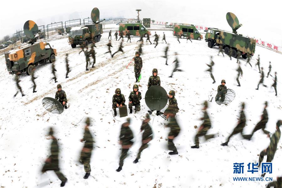 （新華全媒頭條&middot;圖文互動）（9）備戰(zhàn)踏上新起點，練兵展現(xiàn)新氣象&mdash;&mdash;2018中國軍隊新年開訓全景大掃描