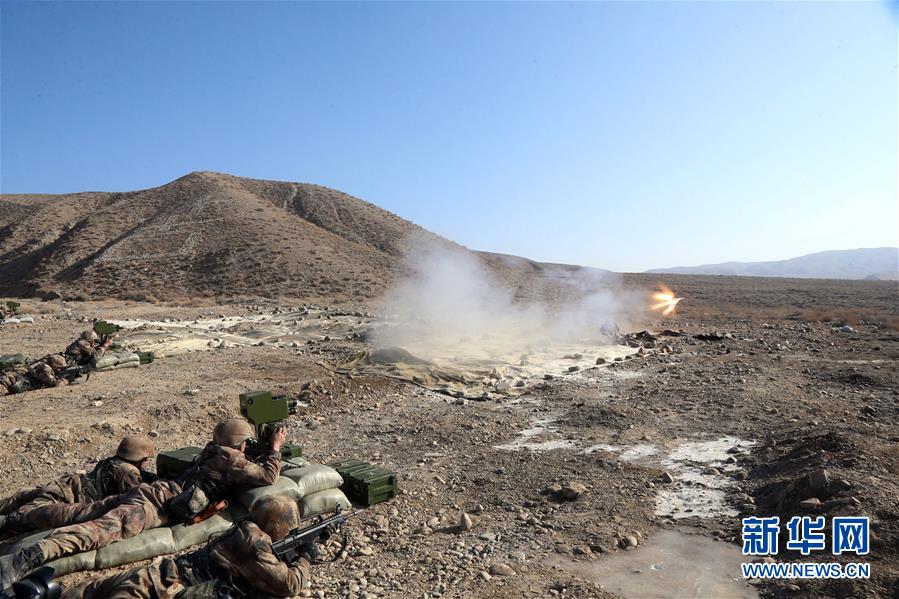 （新華全媒頭條&middot;圖文互動）（2）備戰(zhàn)踏上新起點，練兵展現(xiàn)新氣象&mdash;&mdash;2018中國軍隊新年開訓全景大掃描