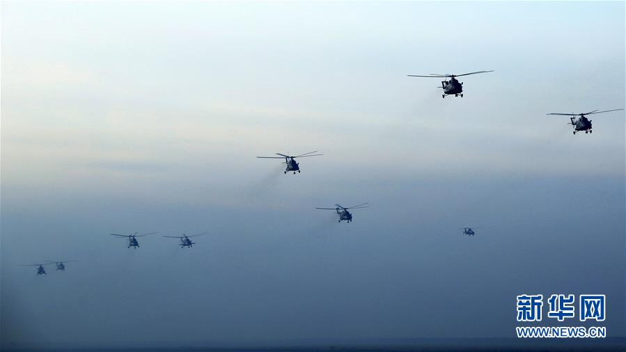 （新華全媒頭條&middot;圖文互動）（5）備戰(zhàn)踏上新起點，練兵展現(xiàn)新氣象&mdash;&mdash;2018中國軍隊新年開訓全景大掃描