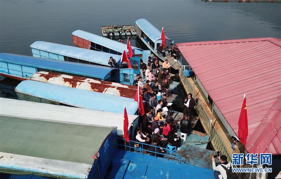 (新華全媒頭條·圖文互動)(10)全黨來一個大學(xué)習(xí)——新時代中國共產(chǎn)黨人的理論自覺