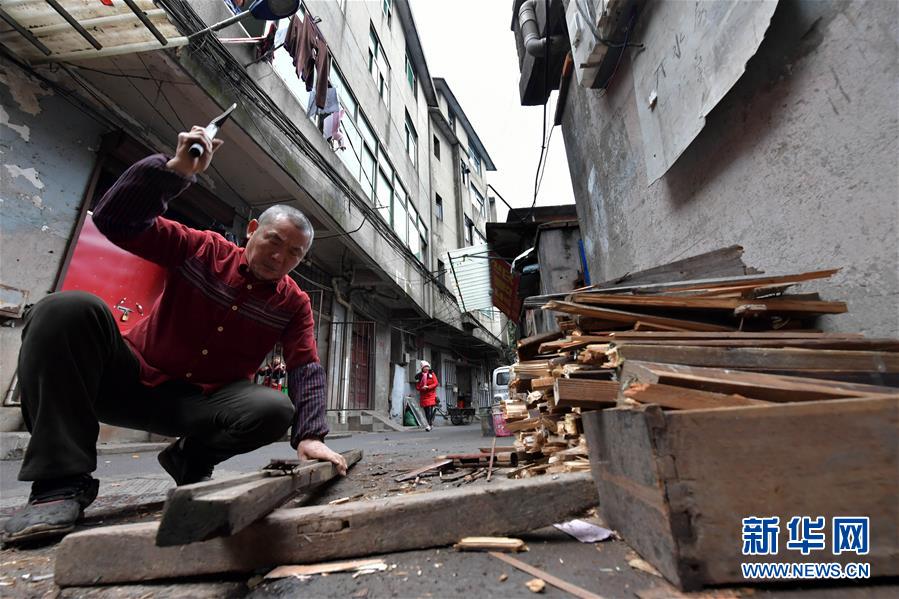 （圖片故事）（2）寒冬里暖暖的&ldquo;三毛錢(qián)&rdquo;