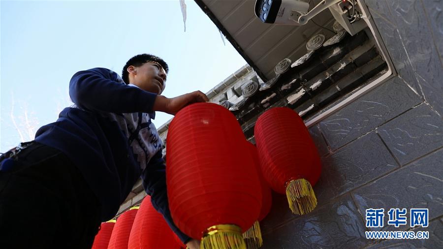 (新華全媒頭條)(4)天南地北歡樂“中國年”——新華社記者除夕走筆