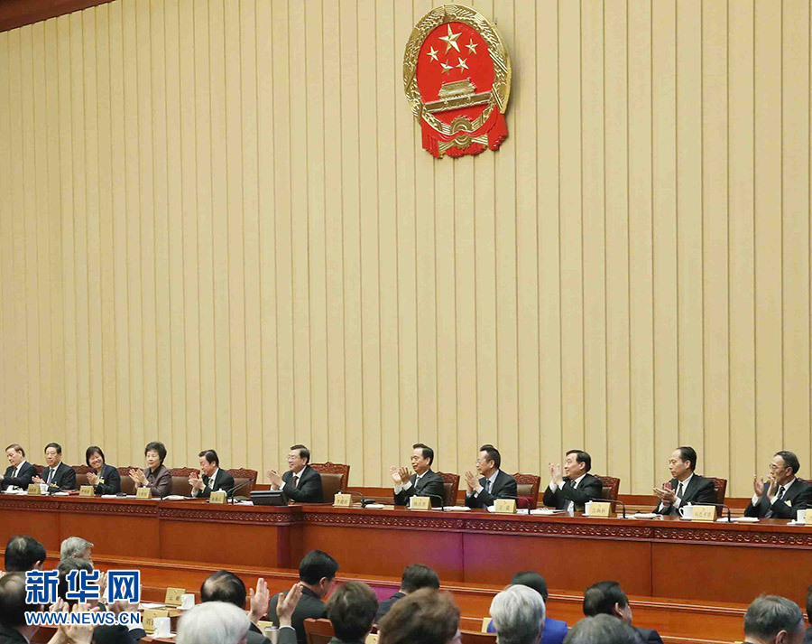 2月24日，全國人大常委會委員長張德江在北京主持十二屆全國人大常委會第三十三次會議閉幕會。在會議完成各項表決事項后，張德江發(fā)表講話。新華社記者 劉衛(wèi)兵 攝