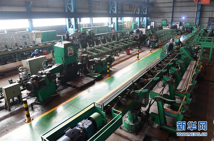 (習(xí)近平新時(shí)代中國(guó)特色社會(huì)主義思想在基層·改革發(fā)展新氣象·圖文互動(dòng))(2)河鋼轉(zhuǎn)型:不按“噸”賣按“塊”賣 不賣“數(shù)量”賣“質(zhì)量”