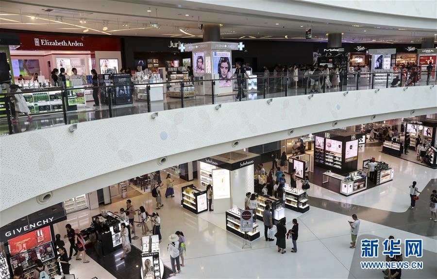 (新華全媒頭條·潮起海之南·圖文互動(dòng))(11)春潮拍岸千帆進(jìn)——海南特區(qū)改革開放30年紀(jì)實(shí)