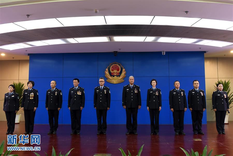 （在習(xí)近平新時(shí)代中國特色社會(huì)主義思想指引下&mdash;&mdash;新時(shí)代新氣象新作為&middot;新華全媒頭條&middot;圖文互動(dòng)）（7）最濃是這中國紅&mdash;&mdash;北京市西城區(qū)弘揚(yáng)紅墻意識(shí)深化改革發(fā)展紀(jì)實(shí)