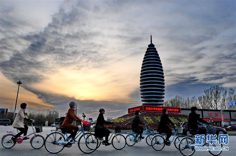 （新華全媒頭條&middot;圖文互動）（1）奮進新時代　建設(shè)雄安城&mdash;&mdash;以習(xí)近平同志為核心的黨中央謀劃指導(dǎo)《河北雄安新區(qū)規(guī)劃綱要》編制紀(jì)實