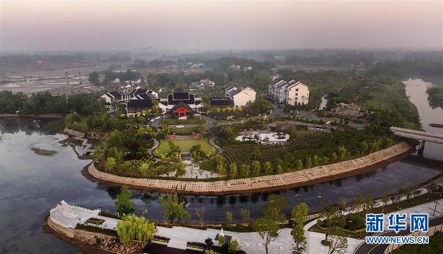 (美麗中國(guó))(8)特色小鎮(zhèn)風(fēng)光美