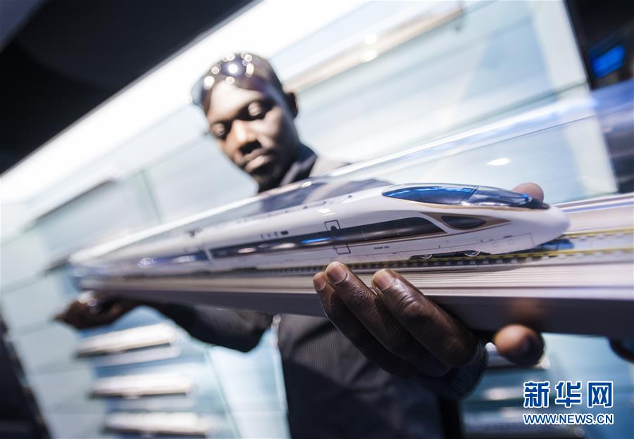 （社會(huì)）（2）13國&ldquo;老外&rdquo;進(jìn)&ldquo;高鐵駕校&rdquo;