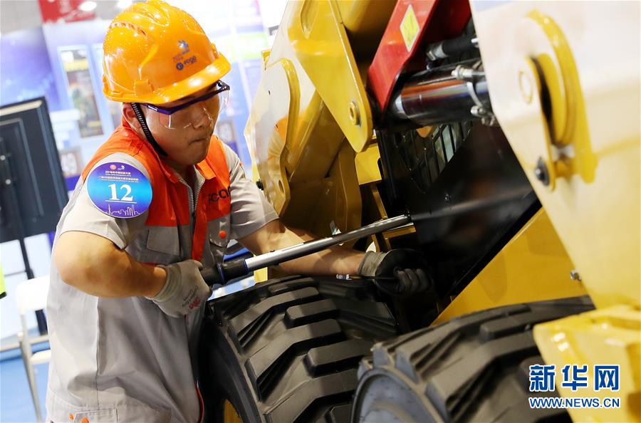 （新華全媒頭條&middot;圖文互動(dòng)）（8）上下合力，聚力破障，開(kāi)辟&ldquo;大國(guó)工匠&rdquo;建設(shè)新格局