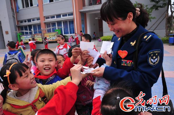 【我和軍隊(duì)的不解之緣】&ldquo;先是軍人，才是媽媽&rdquo;